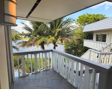 519 W Kalmia Drive - Photo Thumbnail 1