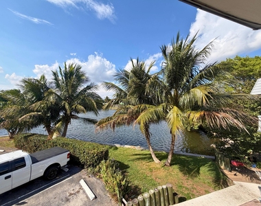 519 W Kalmia Drive - Photo Thumbnail 4