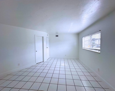 519 W Kalmia Drive - Photo Thumbnail 11