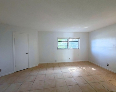 519 W Kalmia Drive - Photo Thumbnail 13