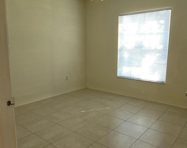 5032 Lantana Road - Photo Thumbnail 9