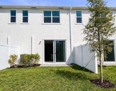 4616 Hollister Avenue - Photo Thumbnail 4