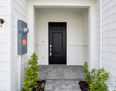 4616 Hollister Avenue - Photo Thumbnail 5