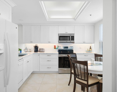221 Ne Plantation Road - Photo Thumbnail 15
