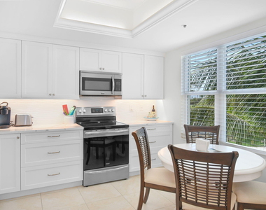 221 Ne Plantation Road - Photo Thumbnail 16