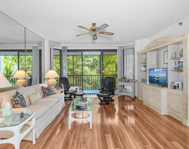 221 Ne Plantation Road - Photo Thumbnail 8
