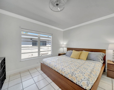 2724 Ne 14th Street - Photo Thumbnail 2