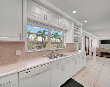 2724 Ne 14th Street - Photo Thumbnail 7