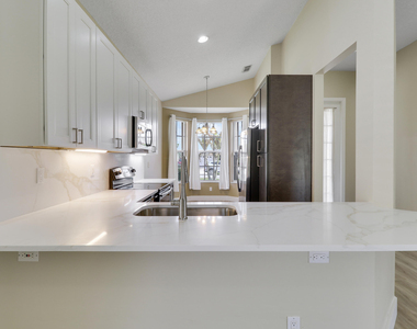726 Sw Aruba Bay - Photo Thumbnail 6