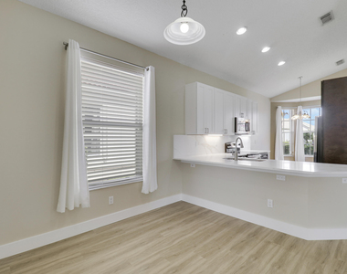 726 Sw Aruba Bay - Photo Thumbnail 13