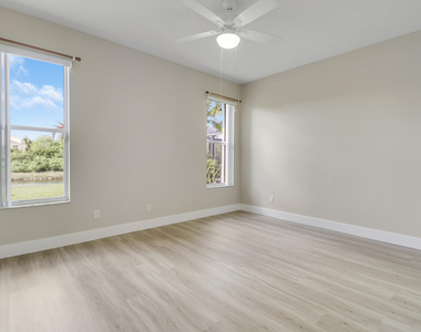 726 Sw Aruba Bay - Photo Thumbnail 19