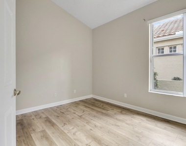 726 Sw Aruba Bay - Photo Thumbnail 24