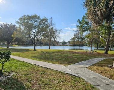 3680 N 56th Avenue - Photo Thumbnail 3