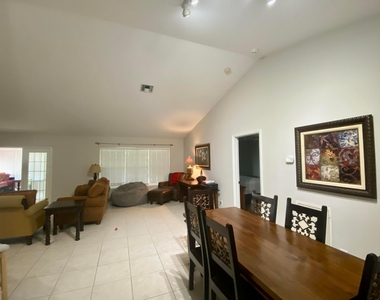 1094 Raintree Lane - Photo Thumbnail 11