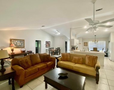 1094 Raintree Lane - Photo Thumbnail 13