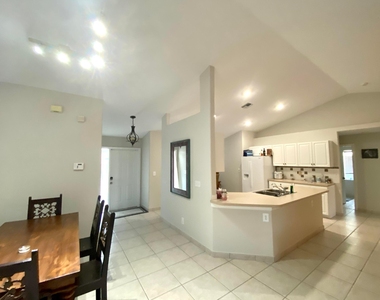 1094 Raintree Lane - Photo Thumbnail 3