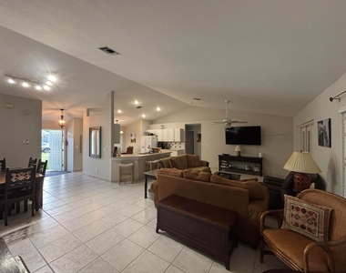 1094 Raintree Lane - Photo Thumbnail 9