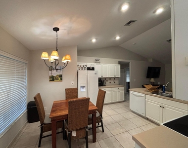1094 Raintree Lane - Photo Thumbnail 4