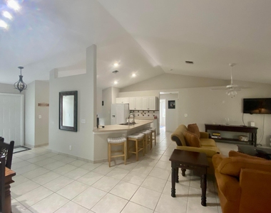 1094 Raintree Lane - Photo Thumbnail 10
