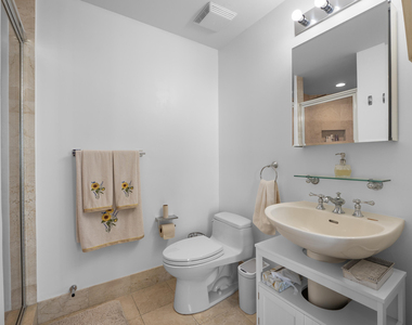 111 Se 8th Avenue - Photo Thumbnail 3