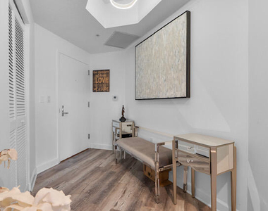 111 Se 8th Avenue - Photo Thumbnail 9
