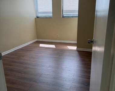 1750 N Congress Avenue - Photo Thumbnail 20