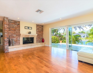 2213 Ne 16th Street - Photo Thumbnail 16