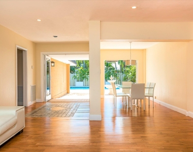 2213 Ne 16th Street - Photo Thumbnail 15