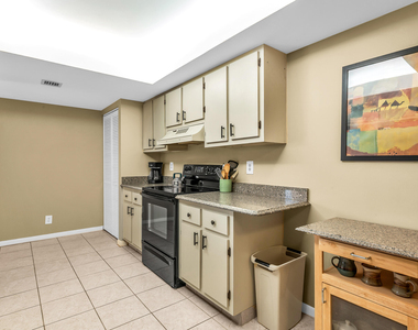 2255 Lindell Boulevard - Photo Thumbnail 33