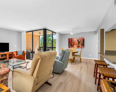 2255 Lindell Boulevard - Photo Thumbnail 5