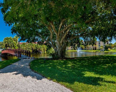 2255 Lindell Boulevard - Photo Thumbnail 25