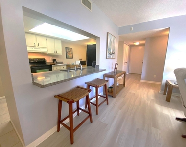 2255 Lindell Boulevard - Photo Thumbnail 11