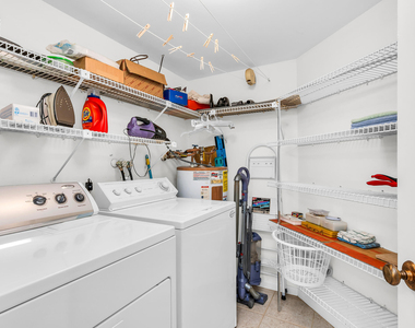 2255 Lindell Boulevard - Photo Thumbnail 18