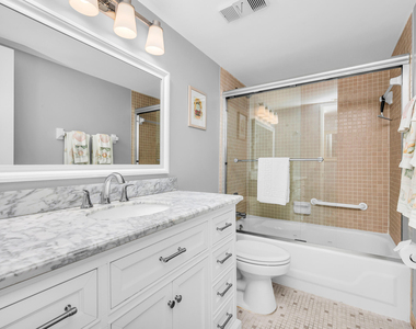 2255 Lindell Boulevard - Photo Thumbnail 16
