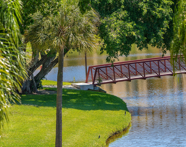 2255 Lindell Boulevard - Photo Thumbnail 21