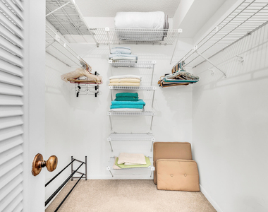 2255 Lindell Boulevard - Photo Thumbnail 17