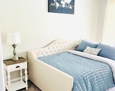 1317 Periwinkle Place - Photo Thumbnail 16