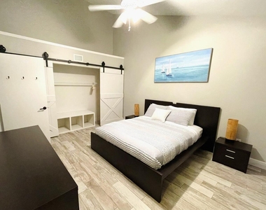 1317 Periwinkle Place - Photo Thumbnail 11