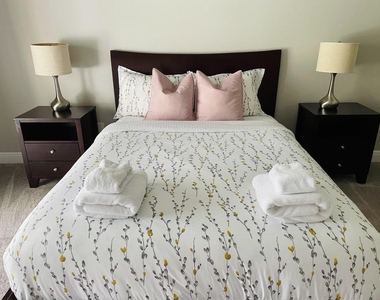 1317 Periwinkle Place - Photo Thumbnail 9