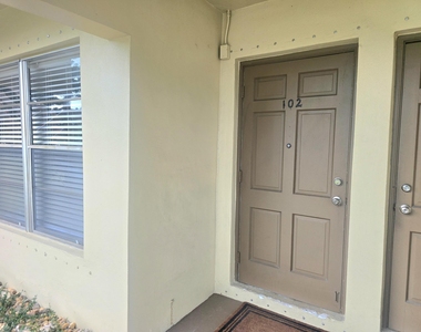 3030 Nw 43rd Terrace - Photo Thumbnail 1