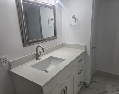 3030 Nw 43rd Terrace - Photo Thumbnail 13