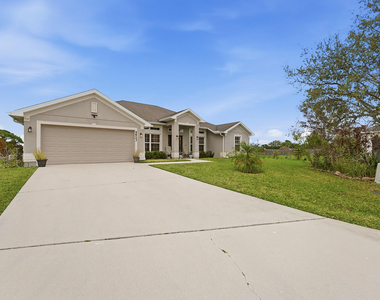 5923 Nw Brianna Court - Photo Thumbnail 2