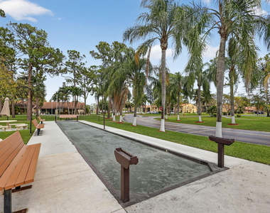 624 Sea Pine Way - Photo Thumbnail 38
