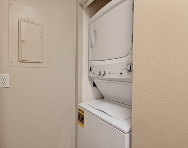 624 Sea Pine Way - Photo Thumbnail 16