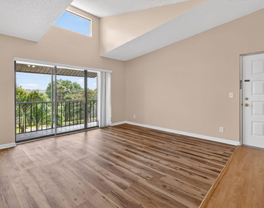 624 Sea Pine Way - Photo Thumbnail 11