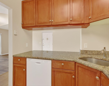 624 Sea Pine Way - Photo Thumbnail 14