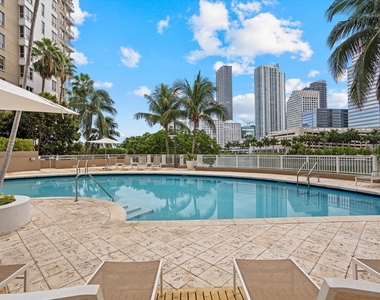 801 Brickell Key Boulevard - Photo Thumbnail 24