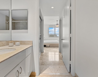 801 Brickell Key Boulevard - Photo Thumbnail 21