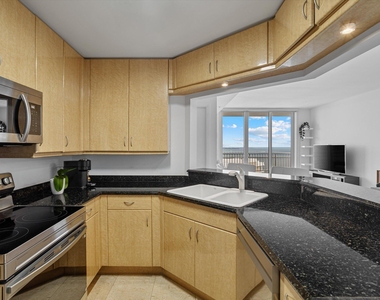 801 Brickell Key Boulevard - Photo Thumbnail 14