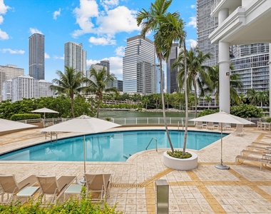 801 Brickell Key Boulevard - Photo Thumbnail 25